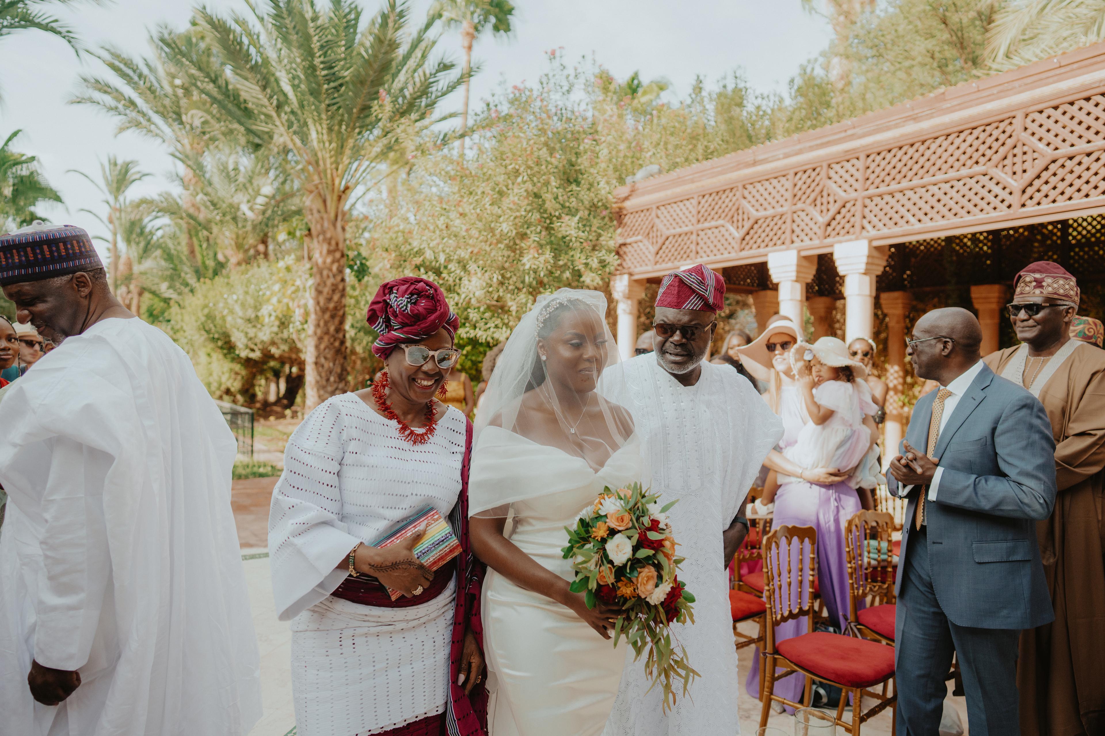 Arrived from the bride to the arms of her parents 