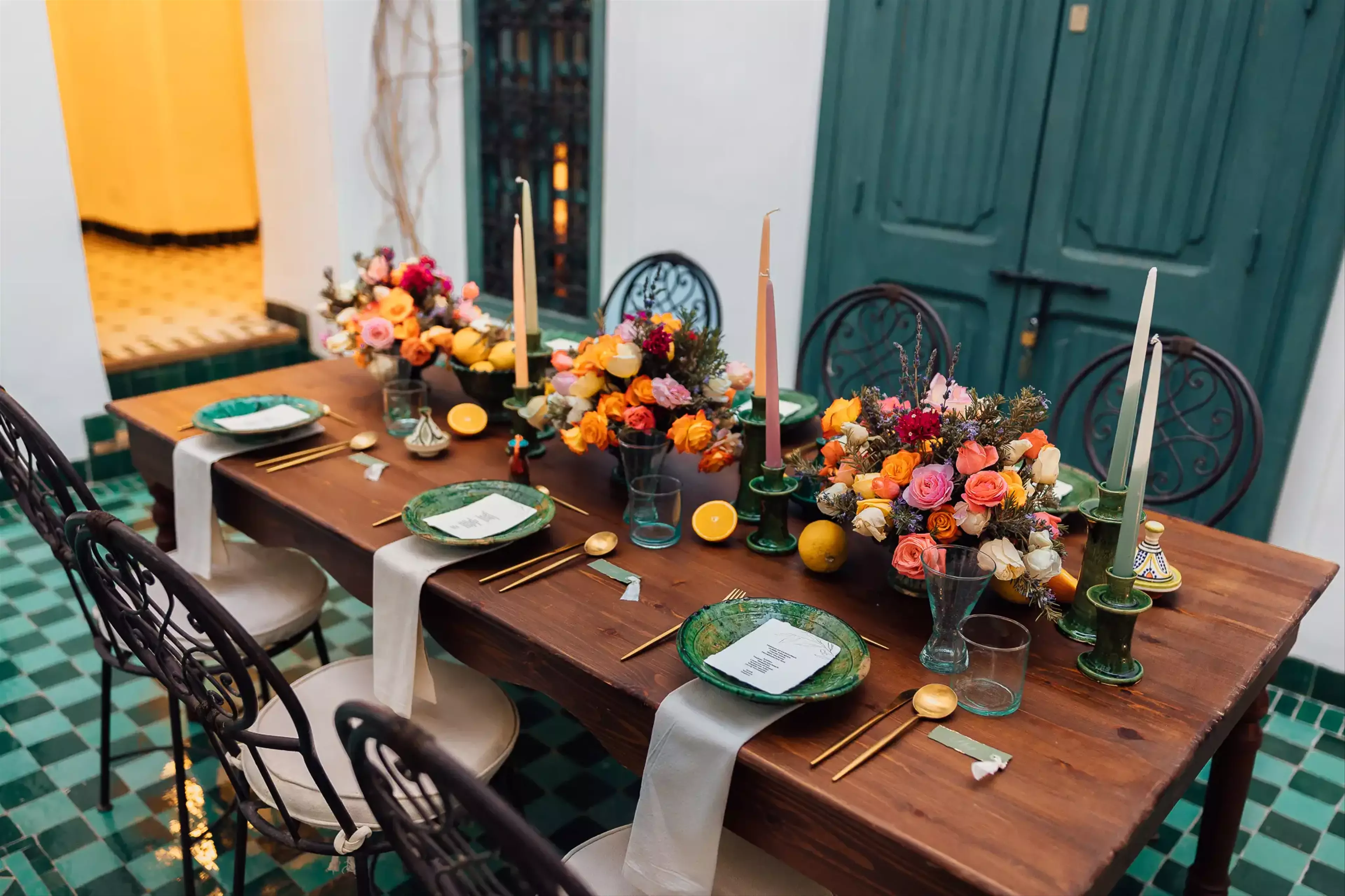 Table de mariage colorée