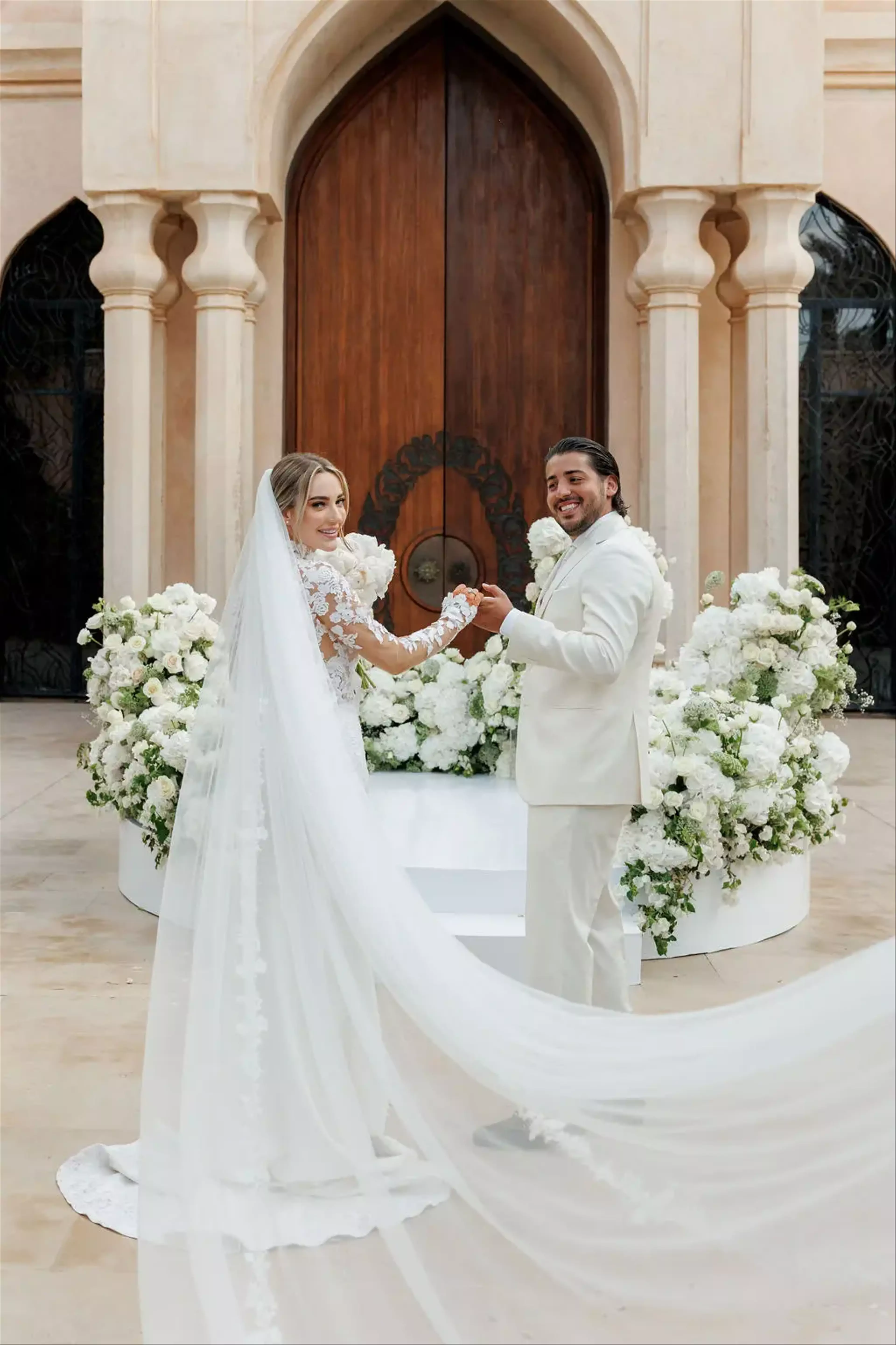 Timeless wedding ceremony decor in Palais Namaskar