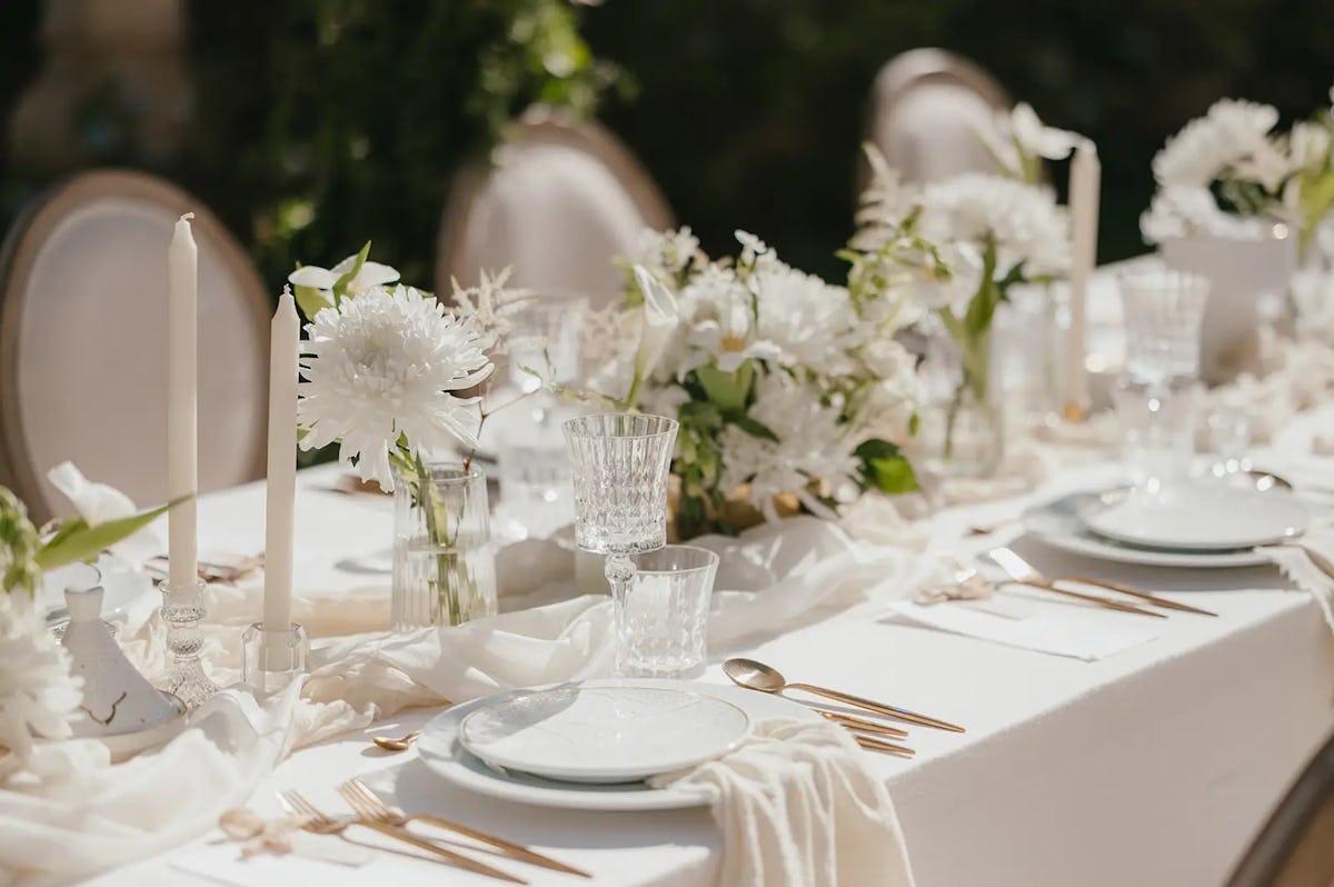 Idées uniques de décor de table de mariage pour votre mariage élégant et intemporel à Marrakech