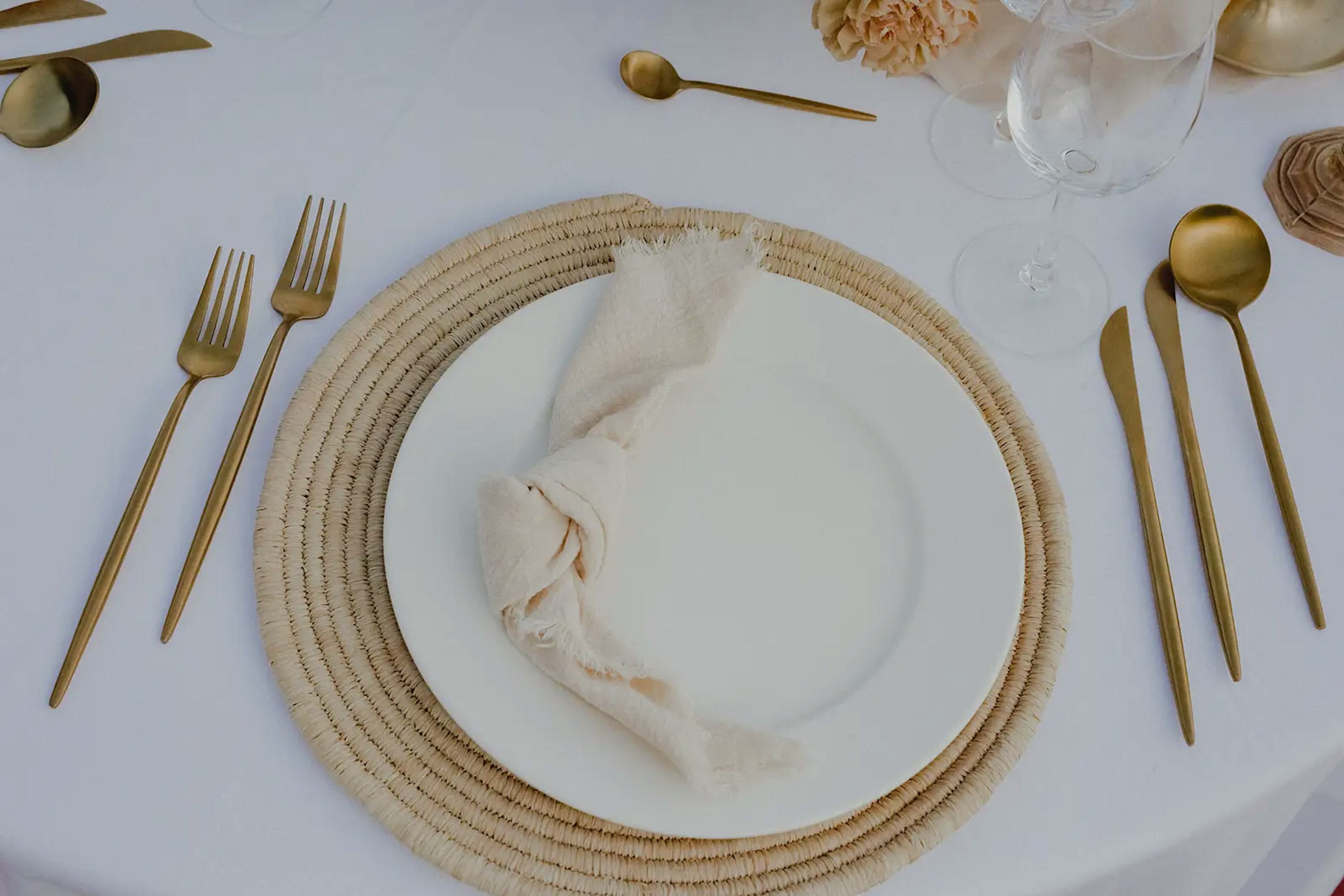 Elegant table setting for Marrakech wedding