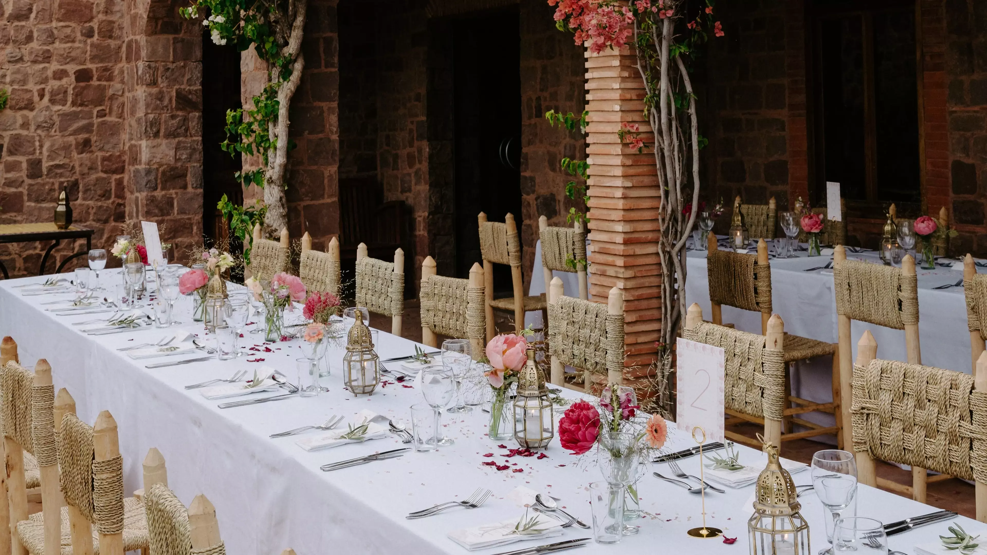 Table decoration of the place of recreation