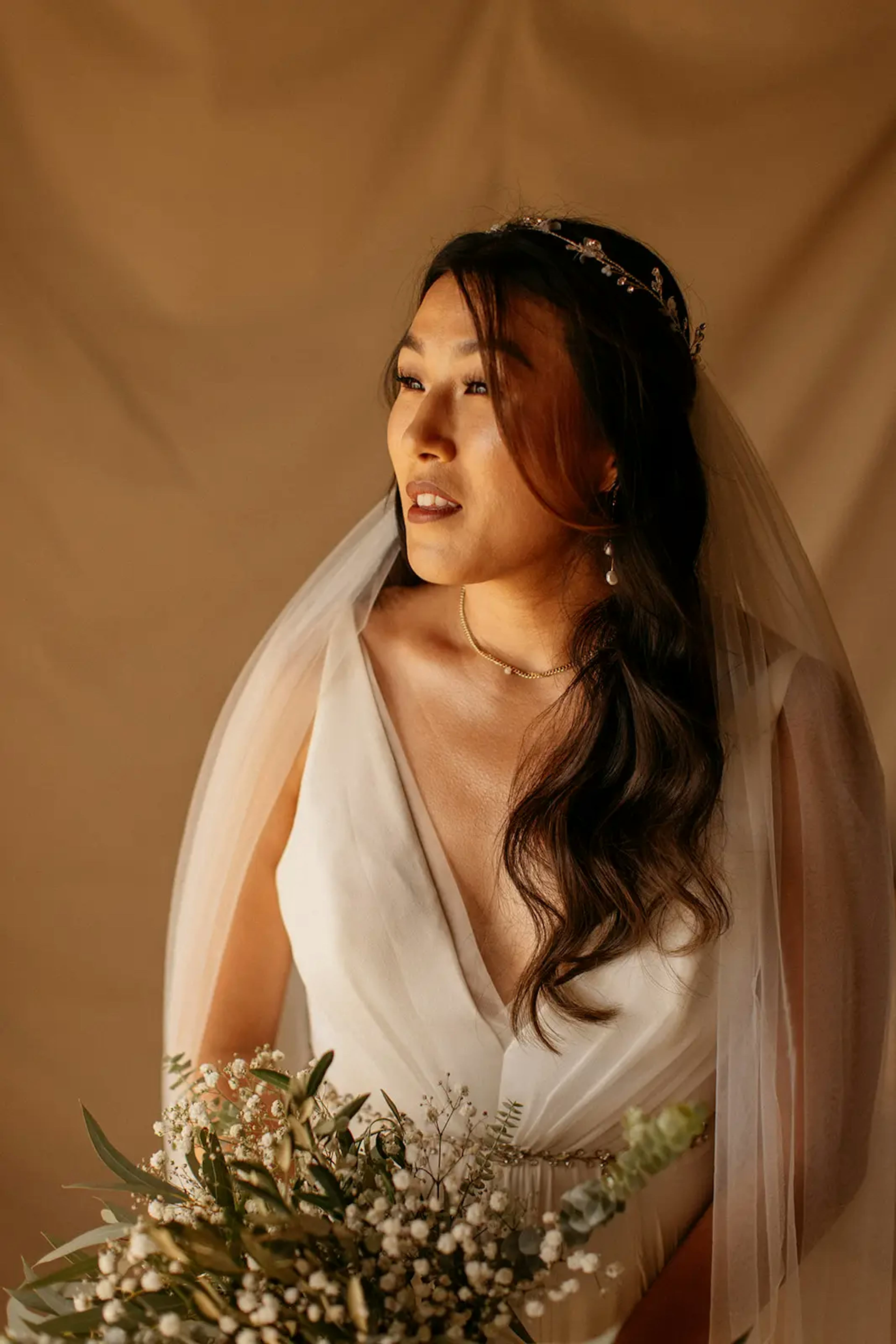 Bride with bouquet for wedding in marrakech