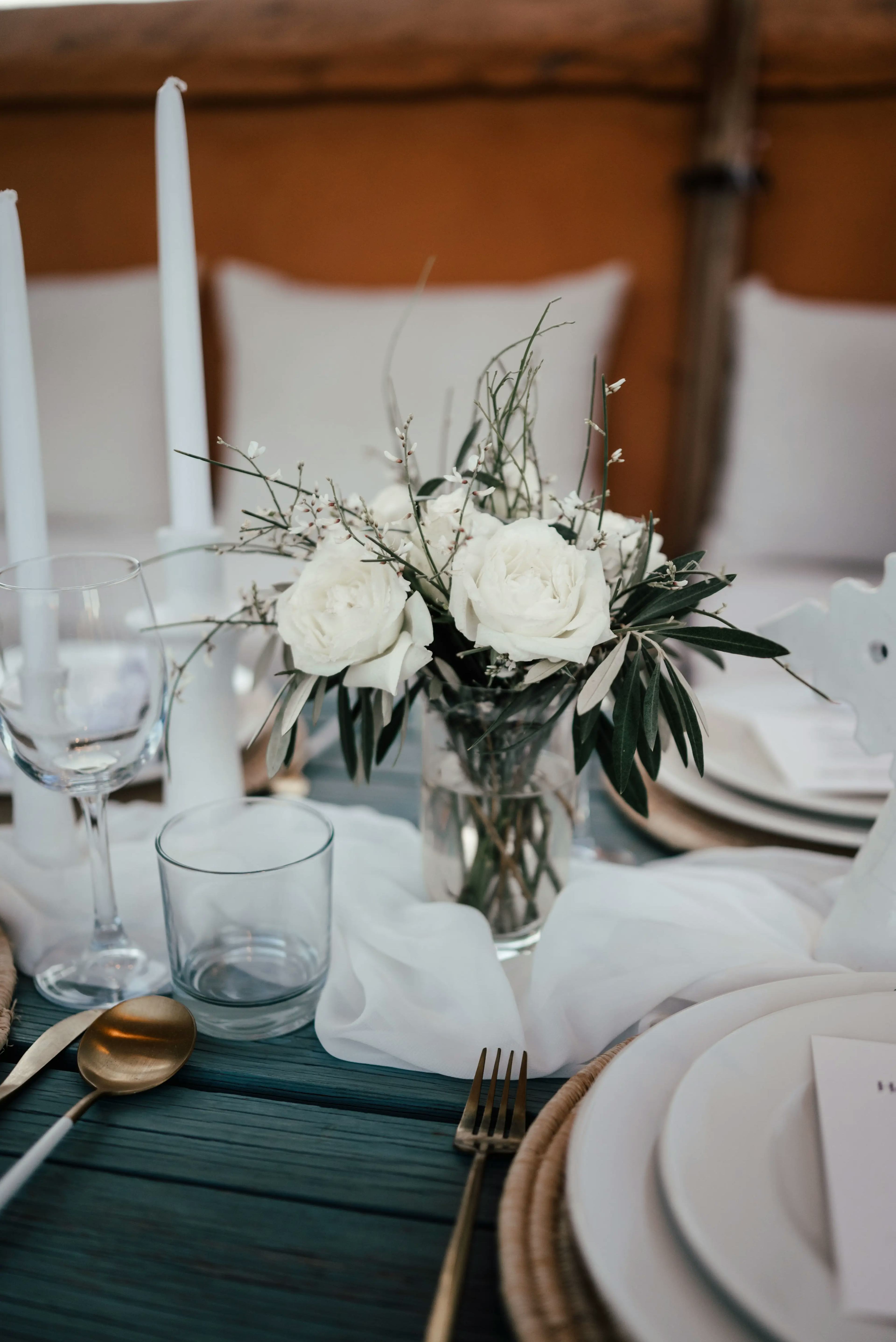 Wedding table decor colour scheme