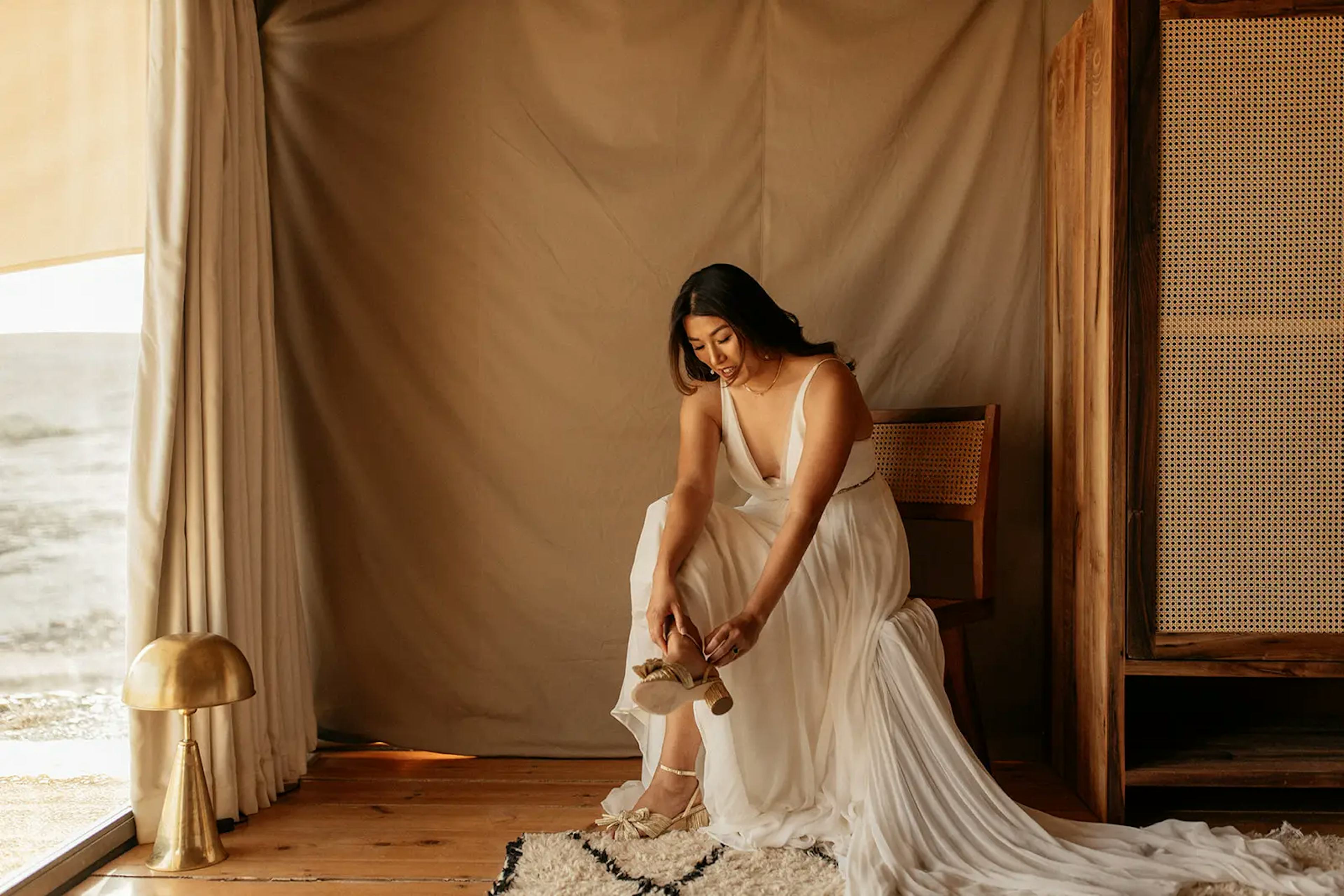 Bride getting ready for moroccan wedding