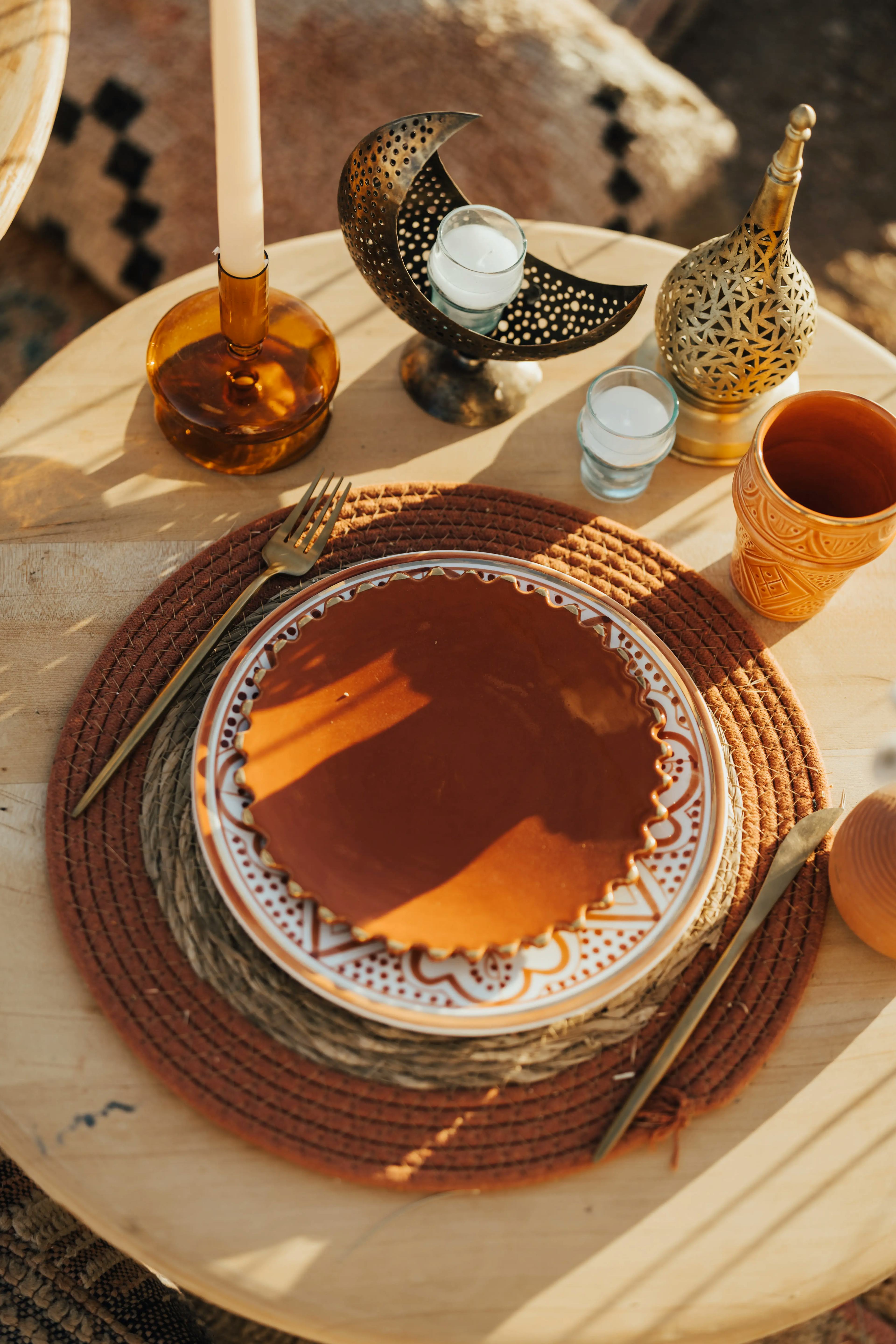 Marrakech Agafay Desert-Table decoration under the arch