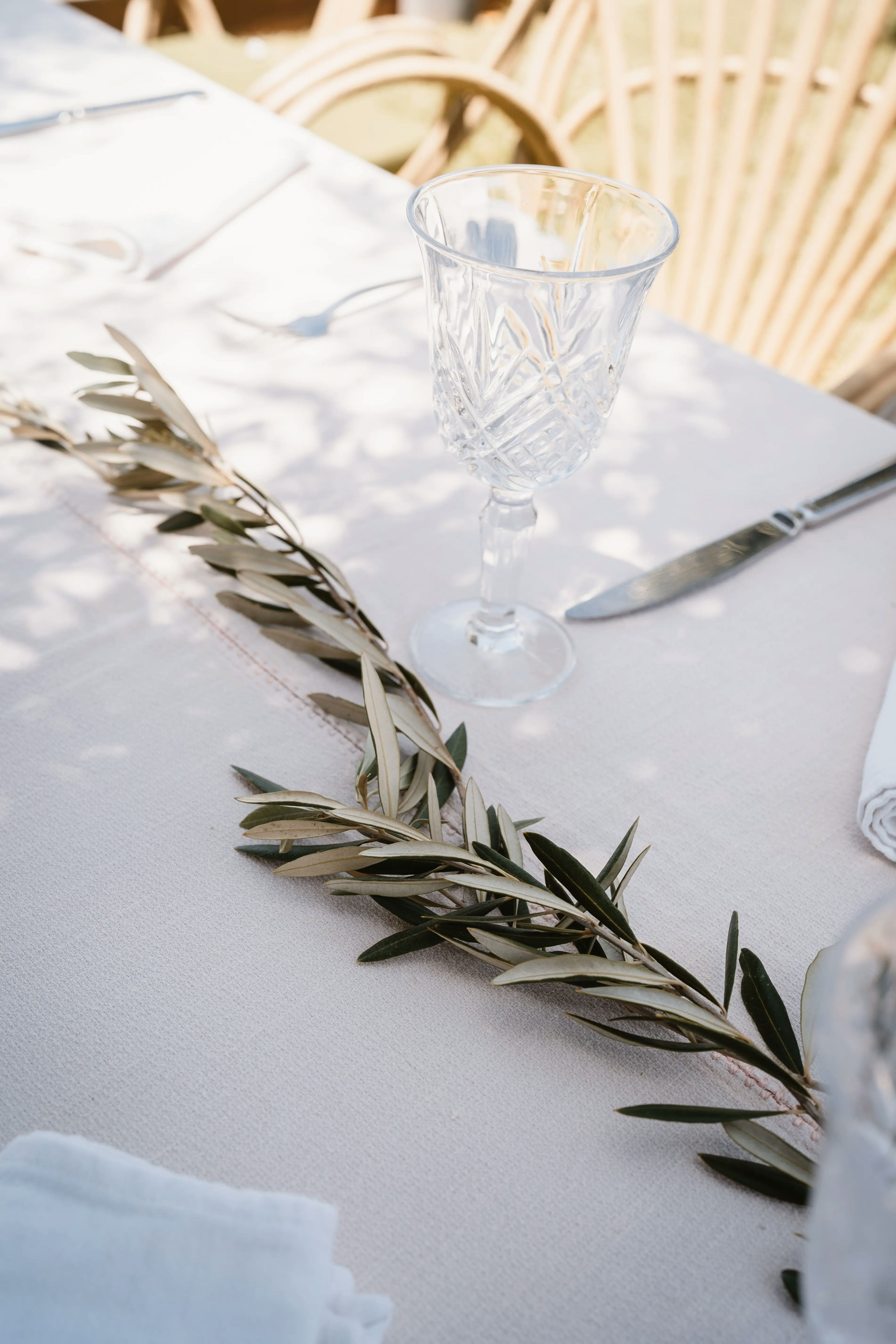 Wedding table decor elegant and simple