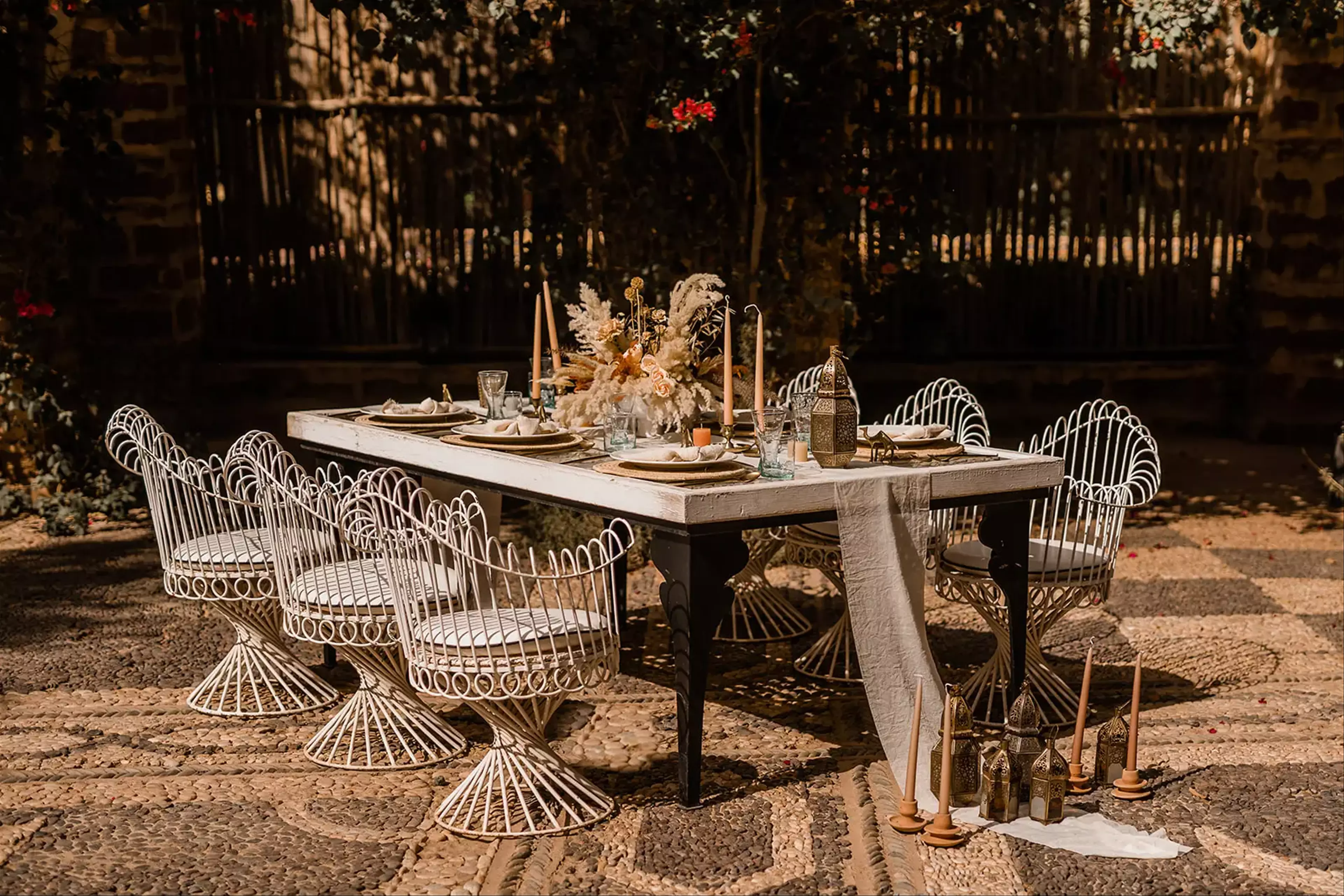 Outdoor table decor 