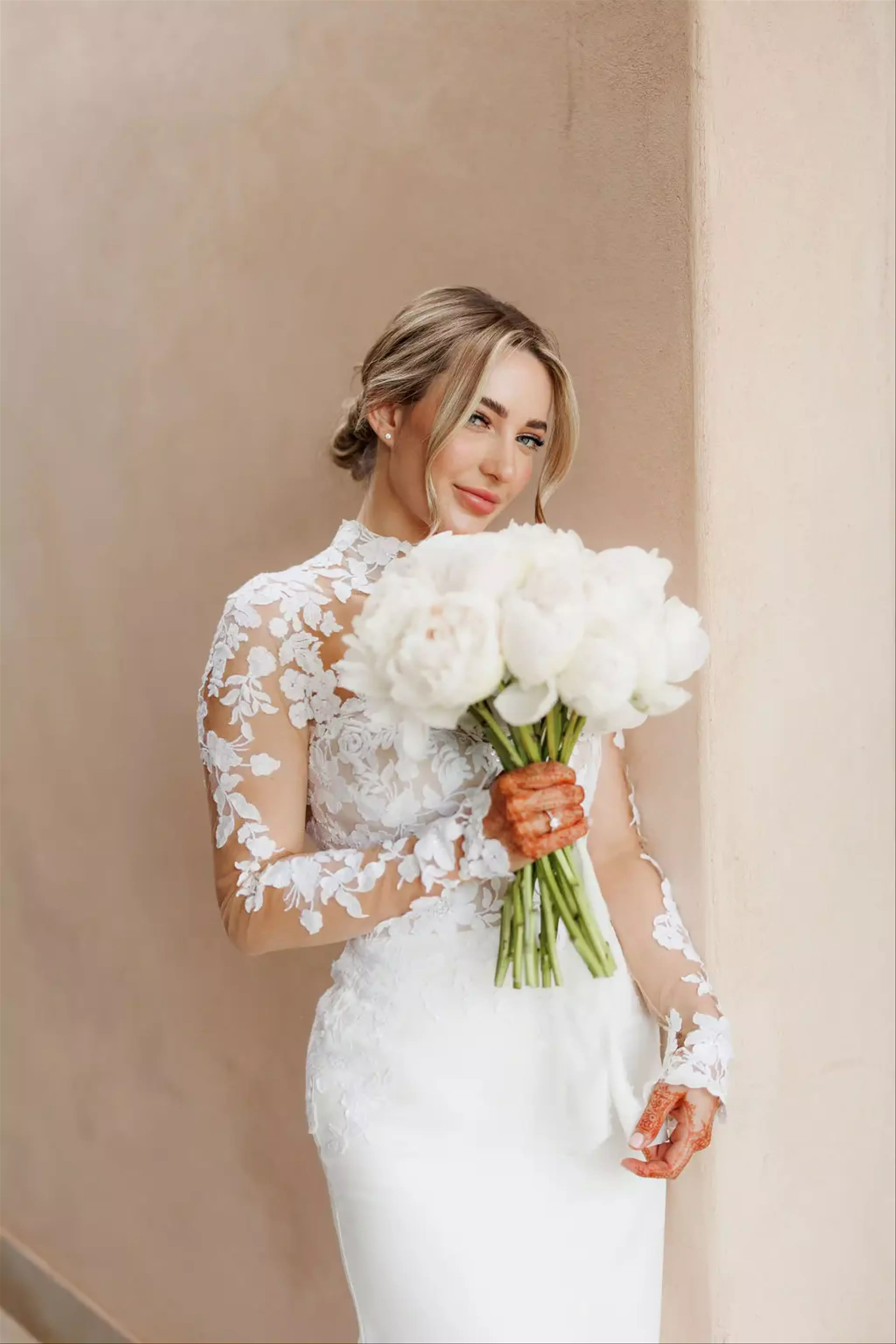 Elegant white bridal bouquet