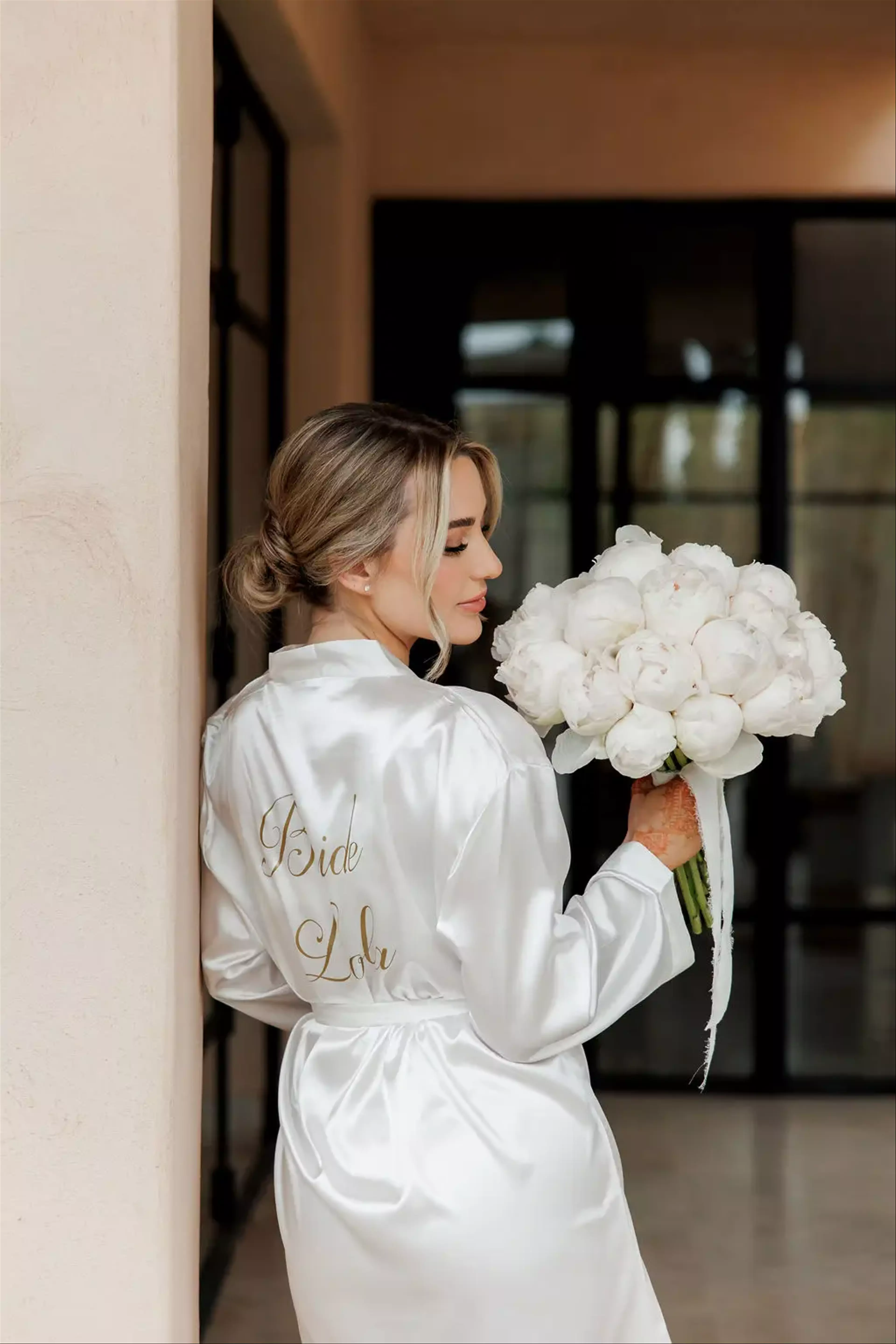 Elegant and timeless white wedding in Morocco