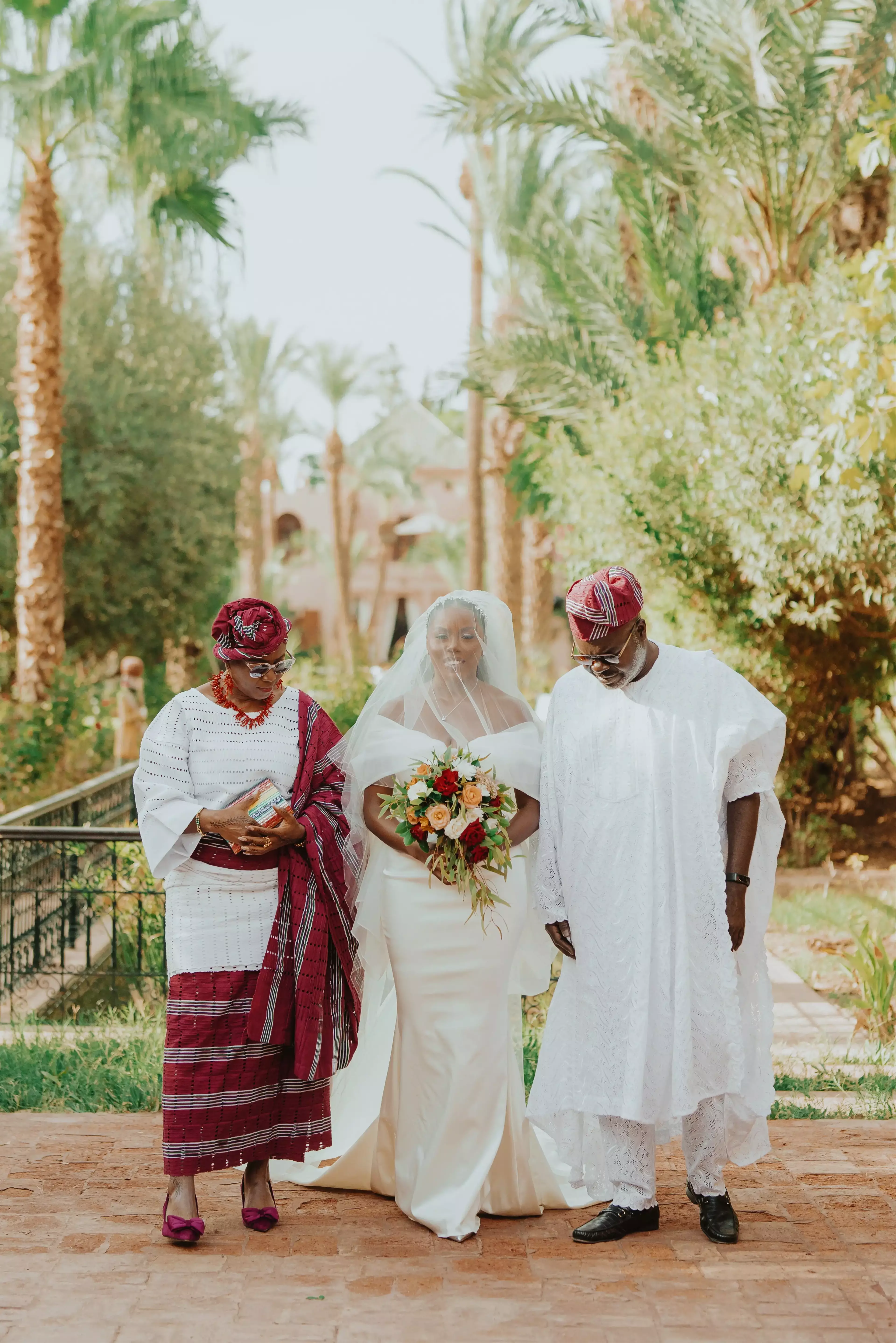 Arrived from the bride to the arms of her parents 