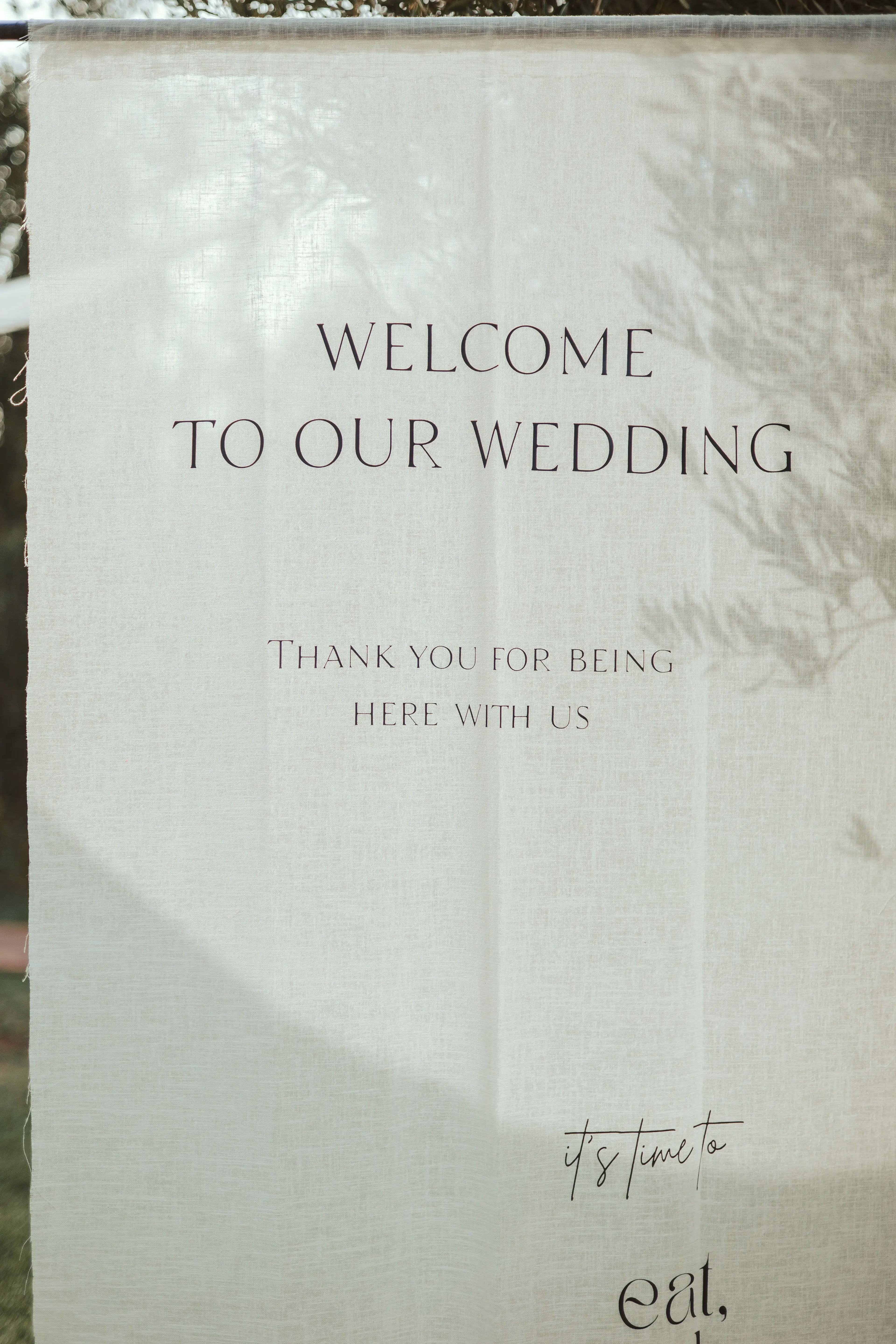 Elegant wedding signage