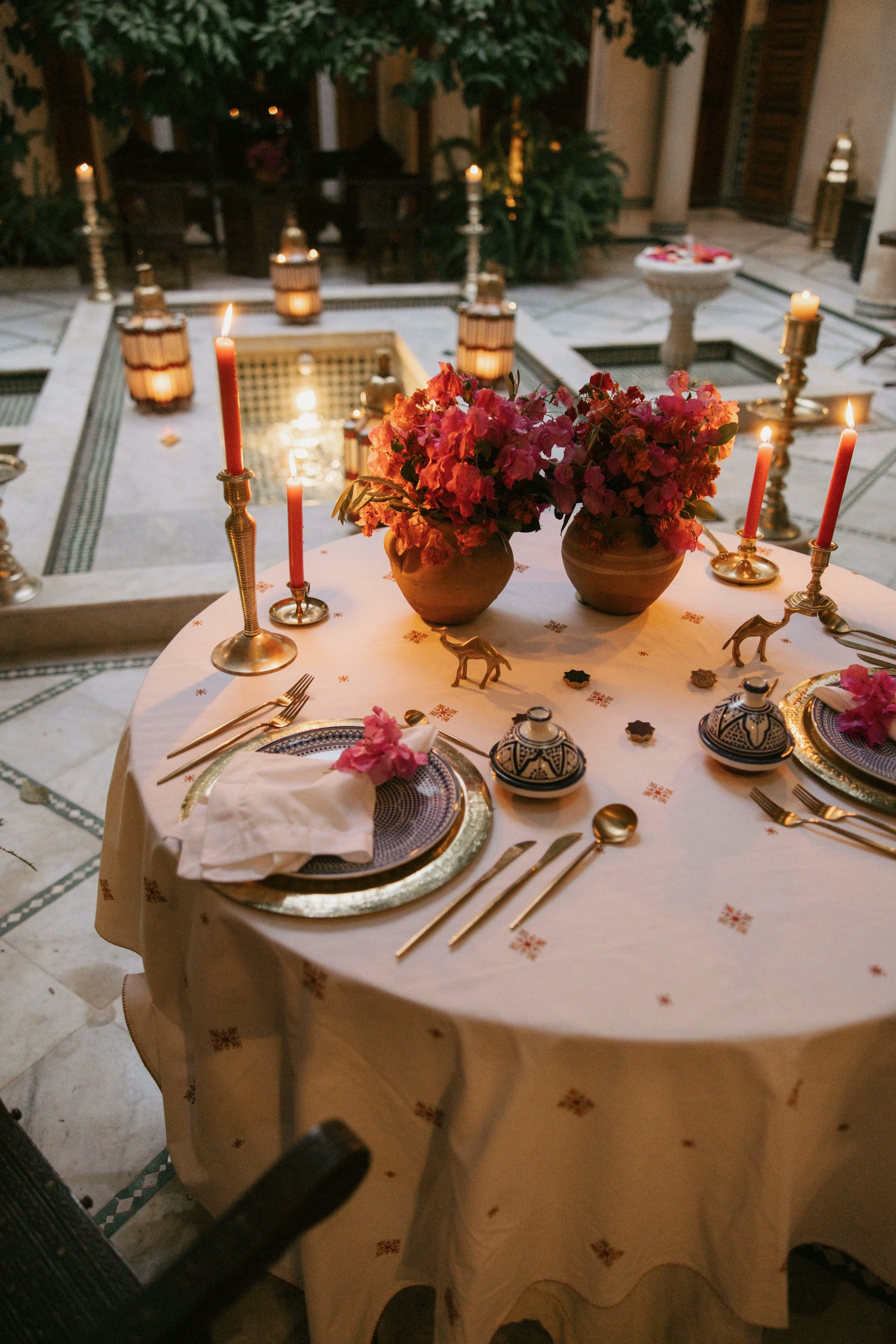 Sia & Jammond elopement wedding table decoration