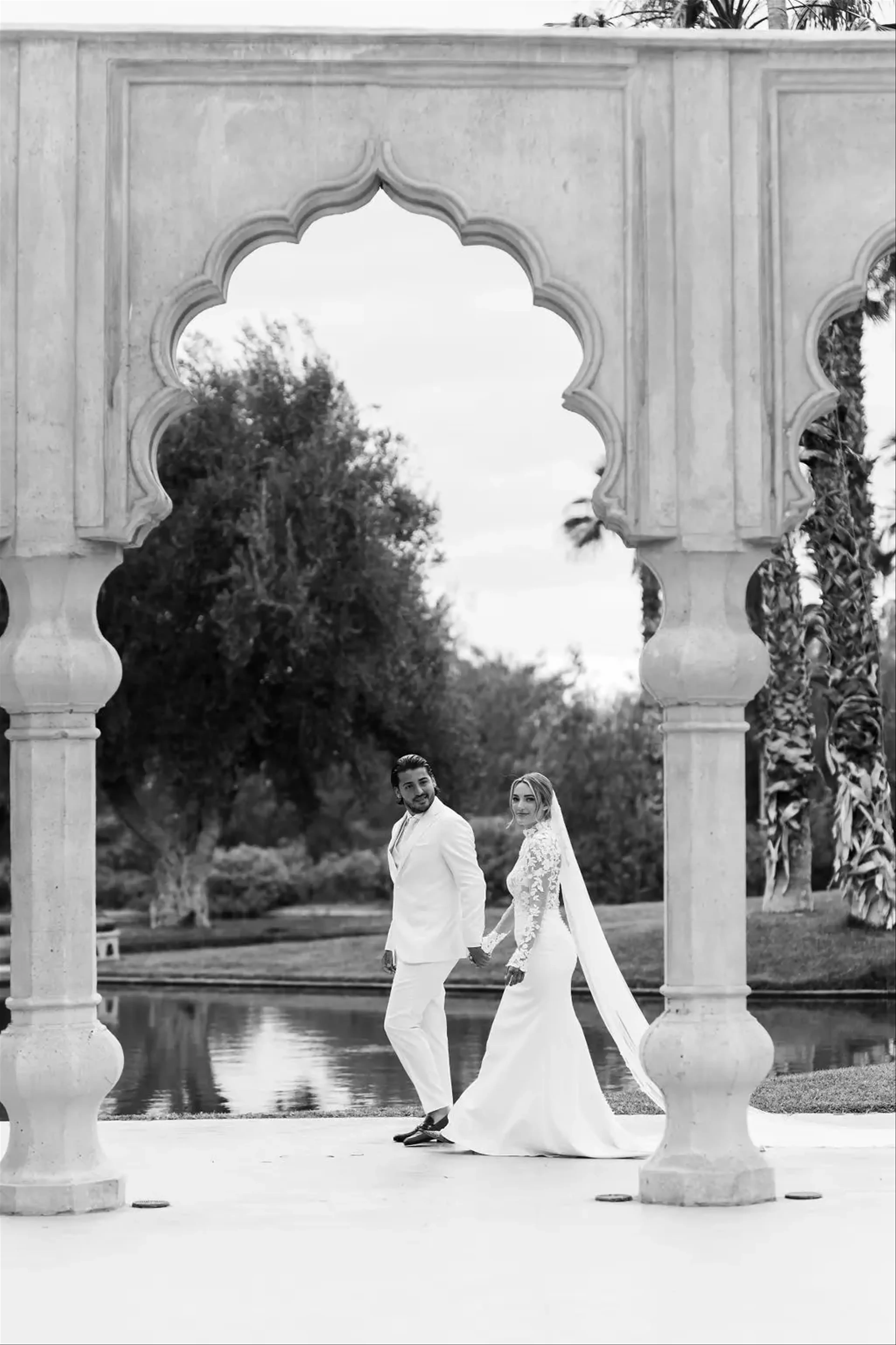 Timeless white wedding in Morocco