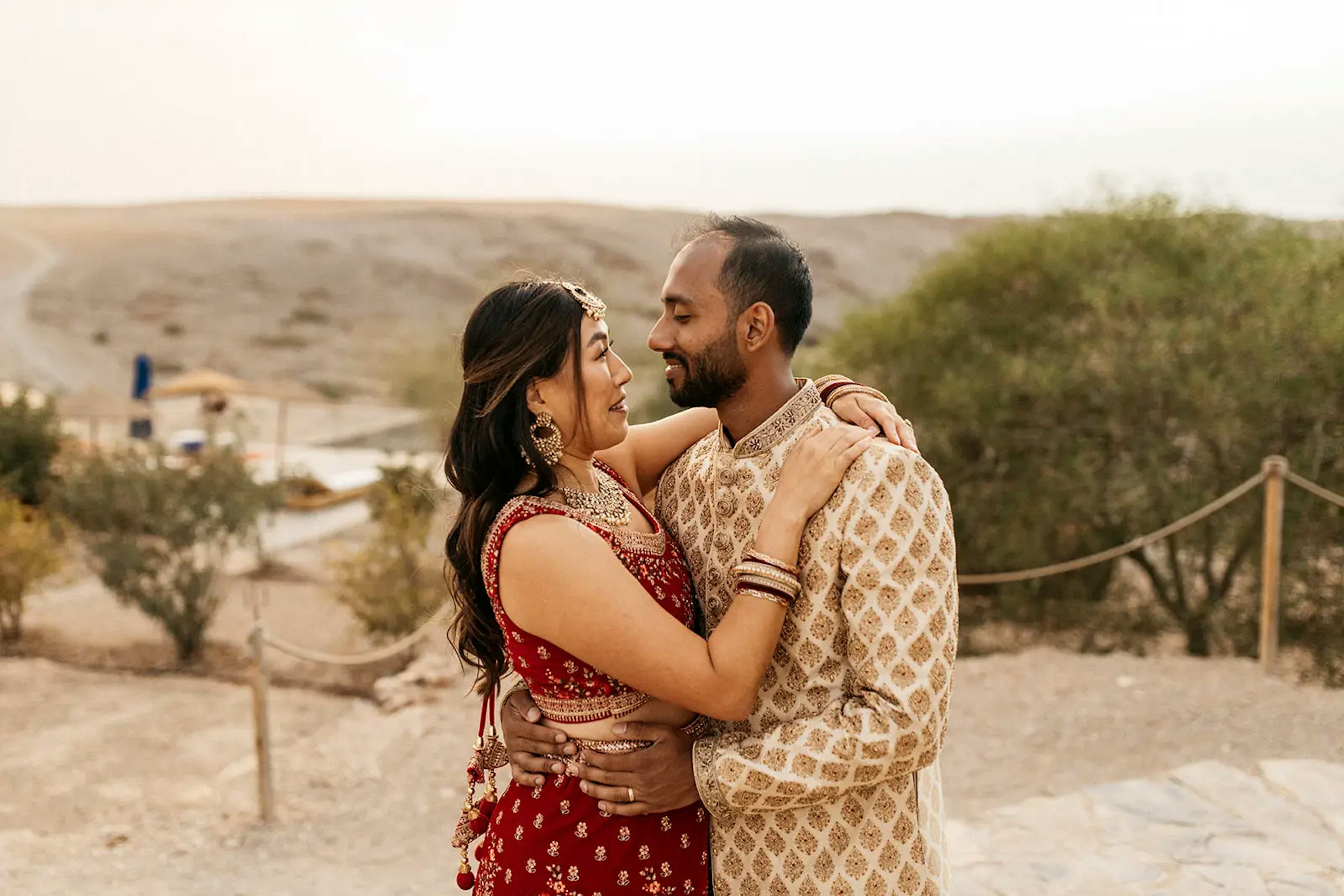 Wedding couple in Agafay desert