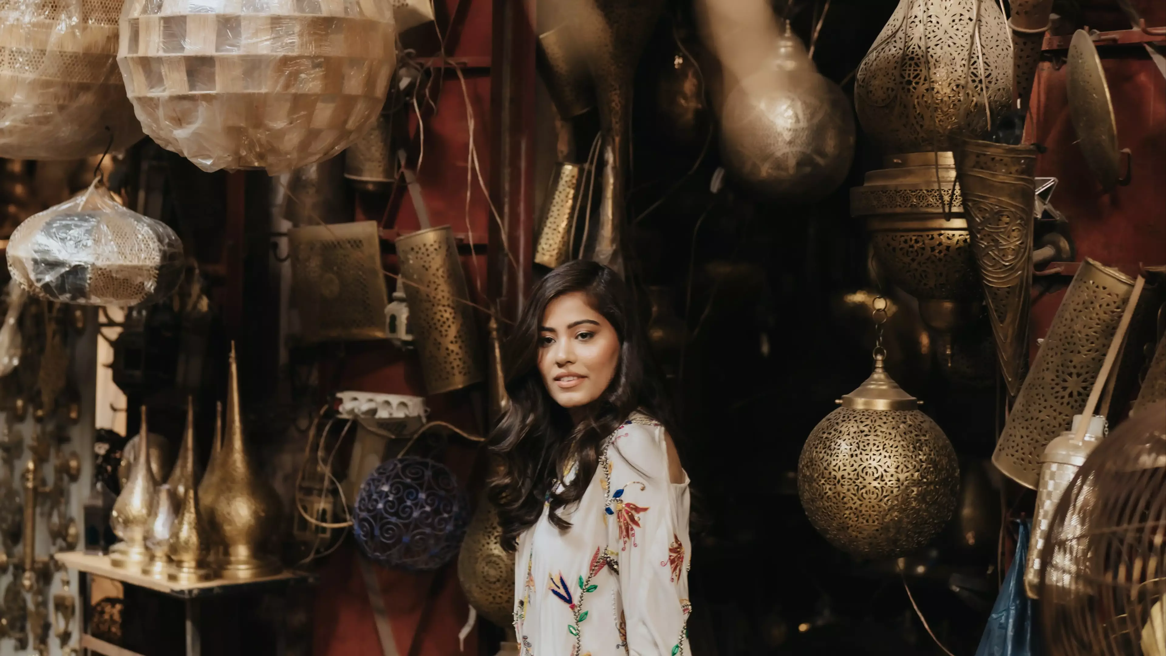 Bride in Marrakech lantern shop