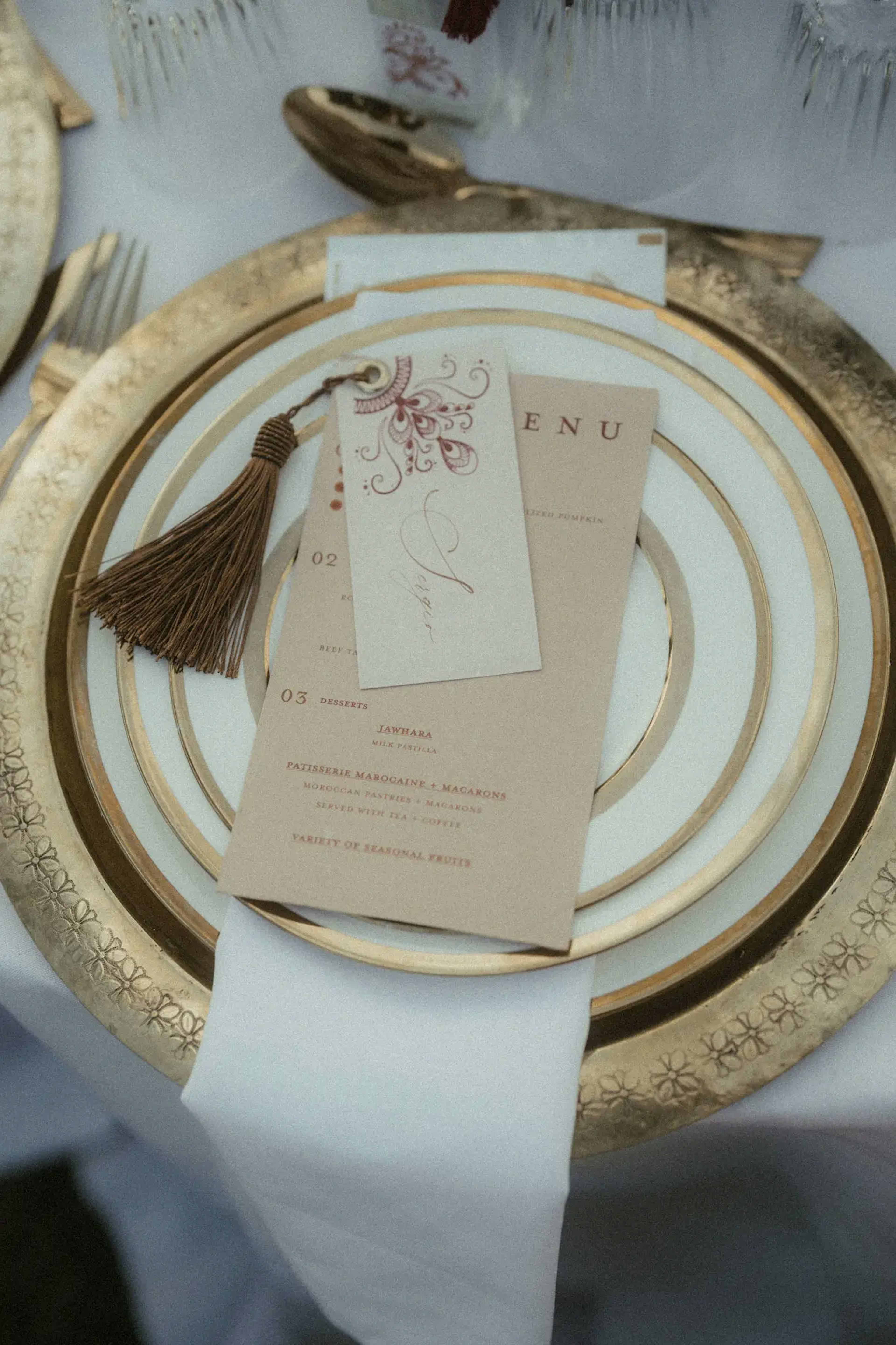 Table decoration plus menu