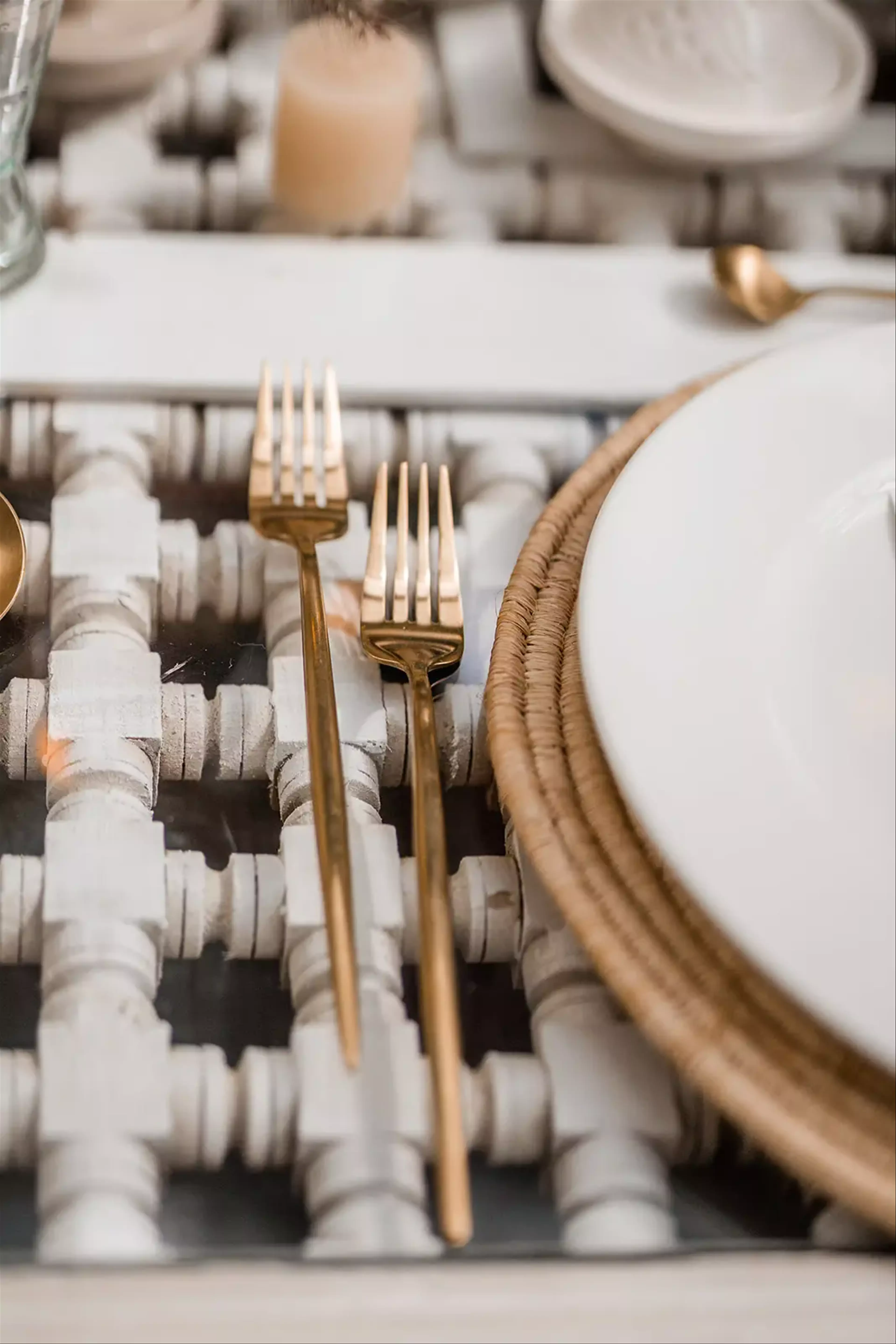 Plate table setting for boho wedding in Marrakech