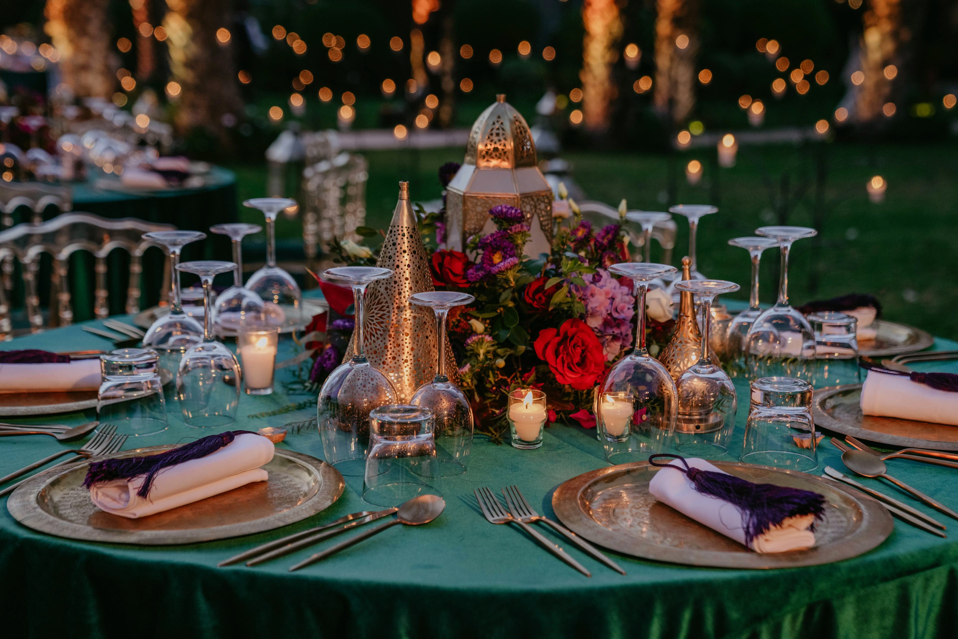 Green wedding table decor