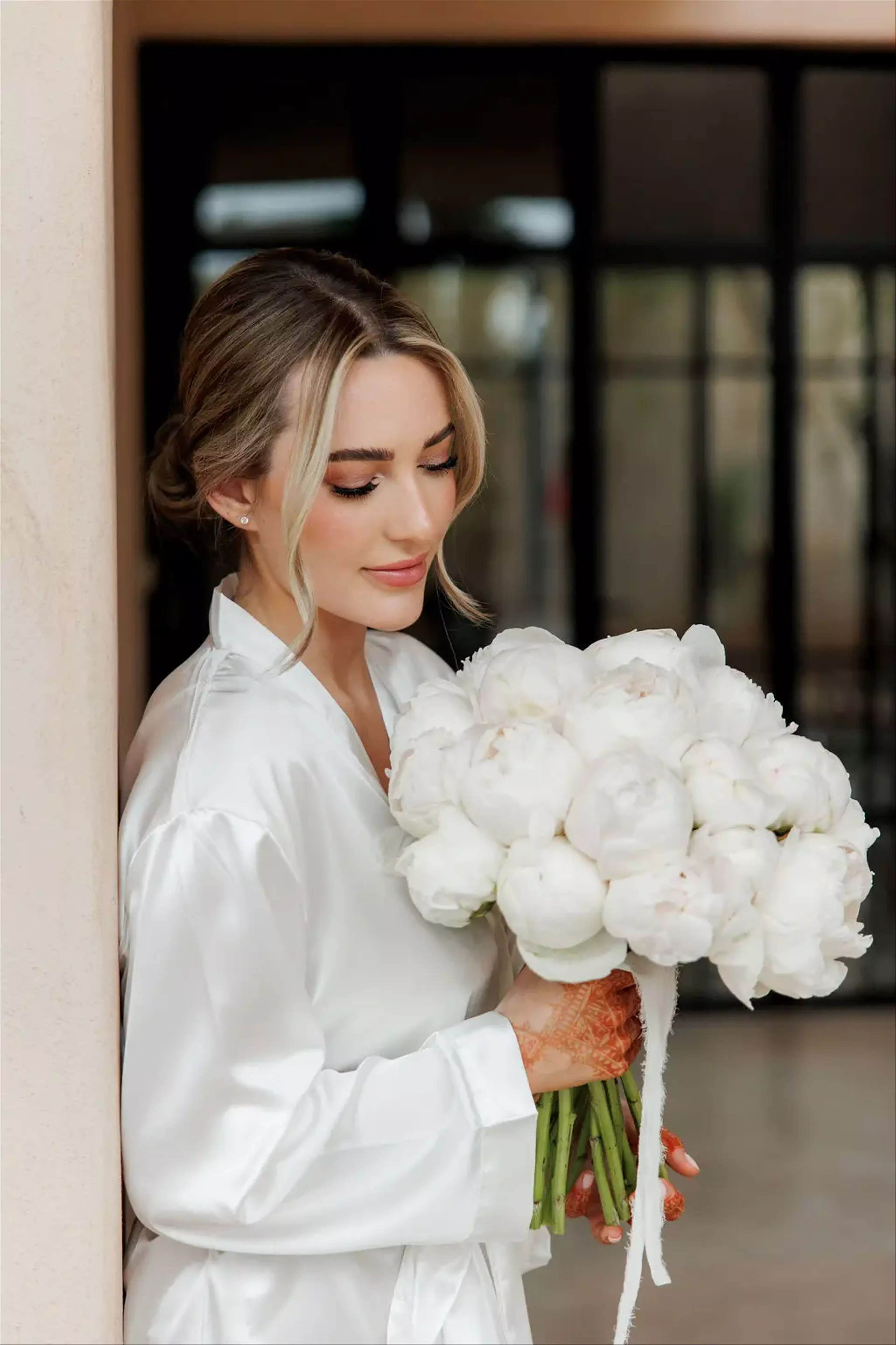 White floral bridal bouquet 